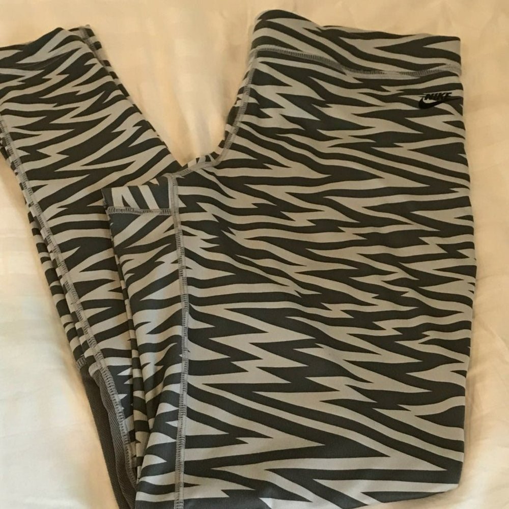 Graphic Gray Nike Soft Running Tights M
